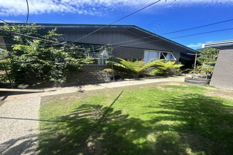 Photo of property in 51 Kent Street, Picton, 7220