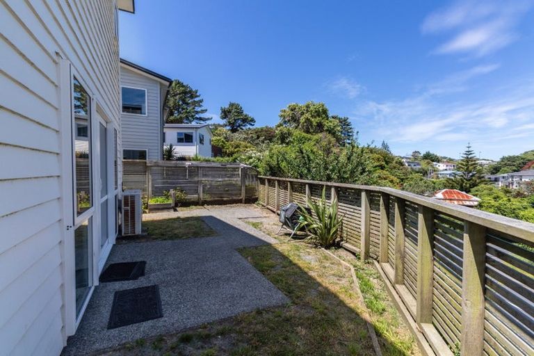 Photo of property in 1/20 Glanmire Road, Newlands, Wellington, 6037