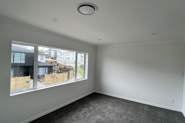 Photo of property in 23 Richard Hill Close, Fairview Heights, Auckland, 0632