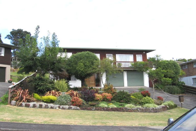 Photo of property in 2 Prestige Place, Castor Bay, Auckland, 0620