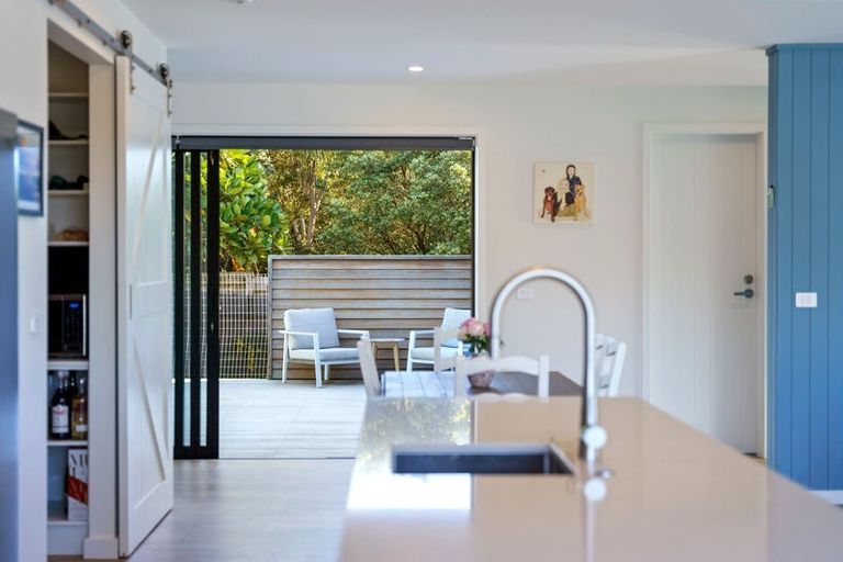 Photo of property in 1 Arapipi Way, Peka Peka, Waikanae, 5391