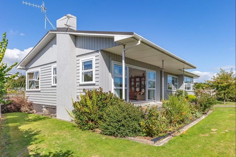 Photo of property in 12 Glen Street, Levin, 5510