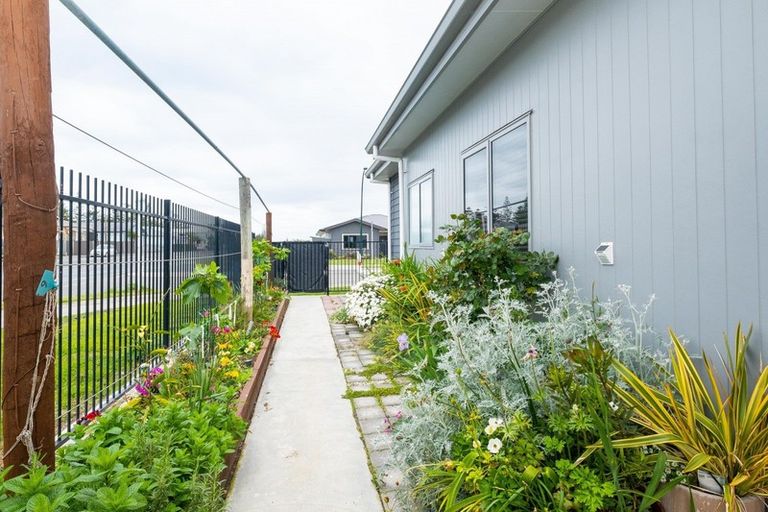 Photo of property in 2 Hurunui Drive, Te Awa, Napier, 4110