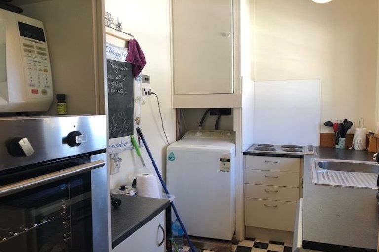 Photo of property in San Marino Apartments, 6/4 Oak Park Avenue, Te Aro, Wellington, 6011