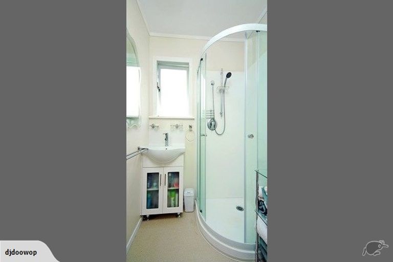 Photo of property in 1/15 Titiwai Place, Birkenhead, Auckland, 0626