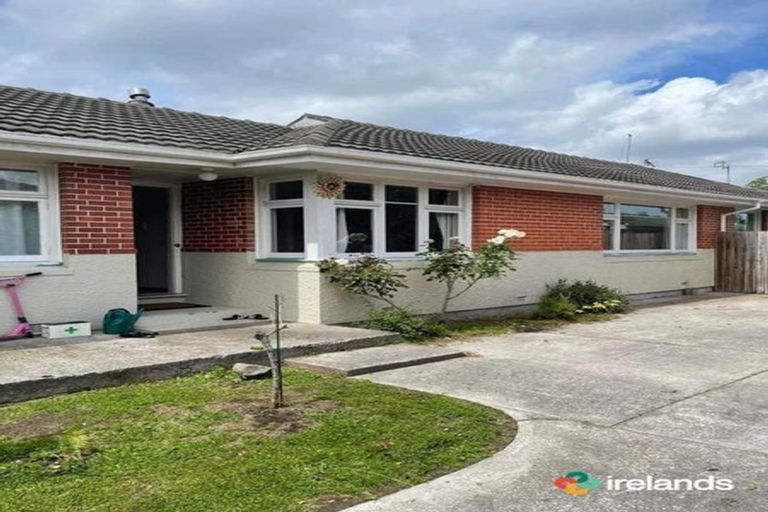 Photo of property in 70 Dunedin Street, Redwood, Christchurch, 8051