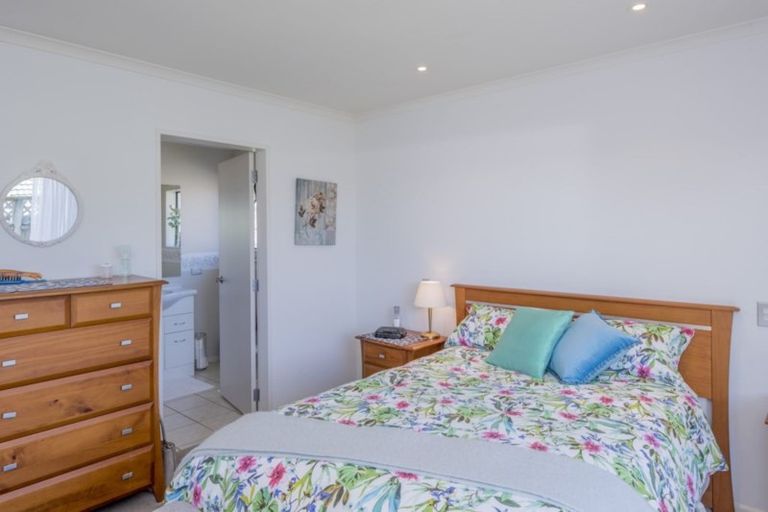 Photo of property in 20a Hira Street, Waikanae, 5036