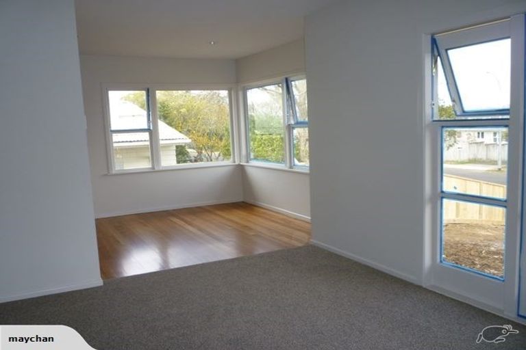 Photo of property in 111 Ennis Avenue, Pakuranga Heights, Auckland, 2010