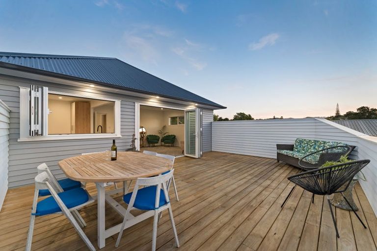 Photo of property in 23b Woodglen Road, Glen Eden, Auckland, 0602