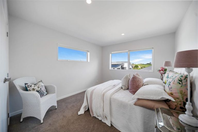 Photo of property in 78 Hayfield Way, Karaka, Papakura, 2113