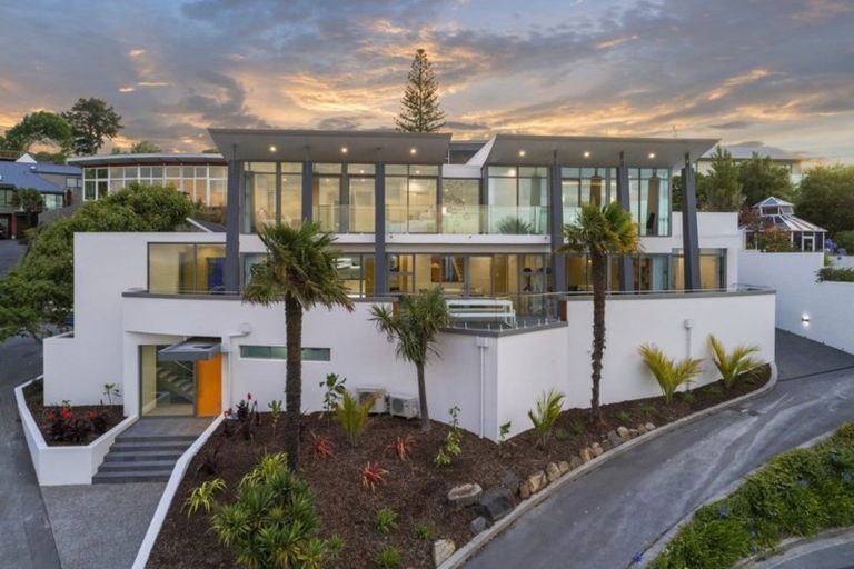 Photo of property in 26 Overdale Drive, Cashmere, Christchurch, 8022