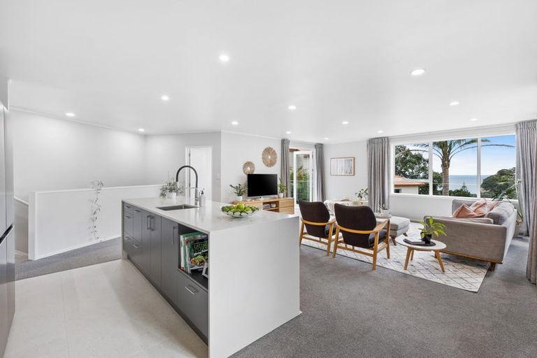 Photo of property in 5 Whale Cove, Stanmore Bay, Whangaparaoa, 0932