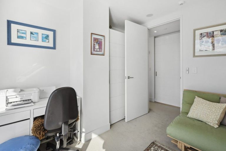 Photo of property in Clyde Quay Wharf, 1a/7 Clyde Quay Wharf, Te Aro, Wellington, 6011