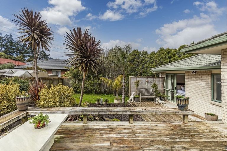 Photo of property in 10 Kumar Place, The Gardens, Auckland, 2105