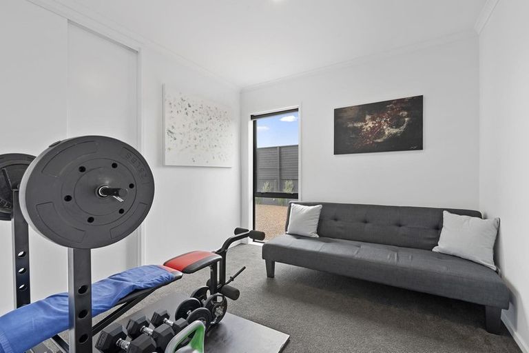 Photo of property in 229 Hillcrest Road, Wainui, 0931