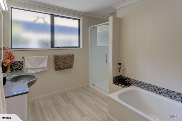 Photo of property in 26 Penrith Park Drive, Wanaka, 9305