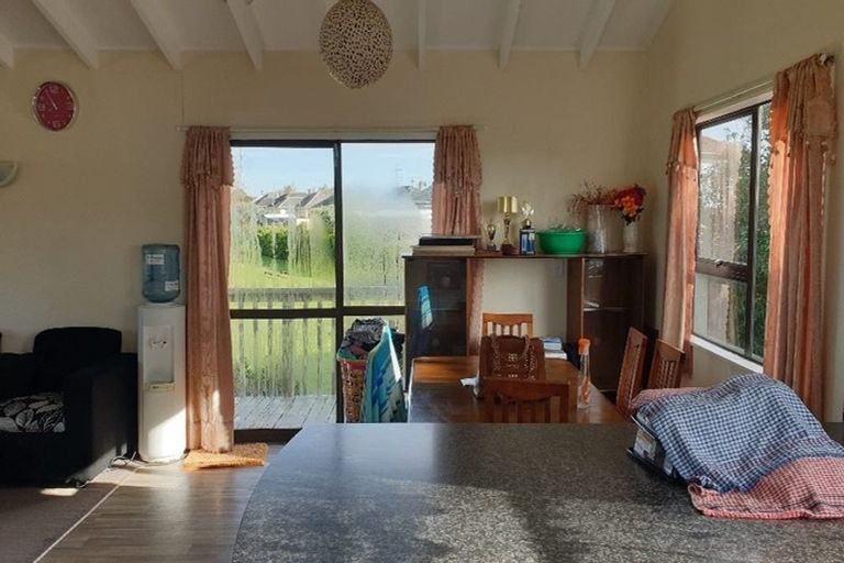 Photo of property in 2/13 Crown Crescent, Otara, Auckland, 2023