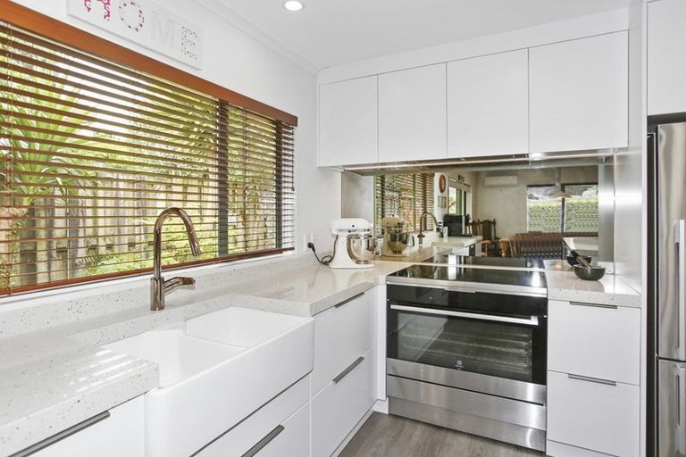 Photo of property in 24 Ranch Place, Pukekohe, 2120