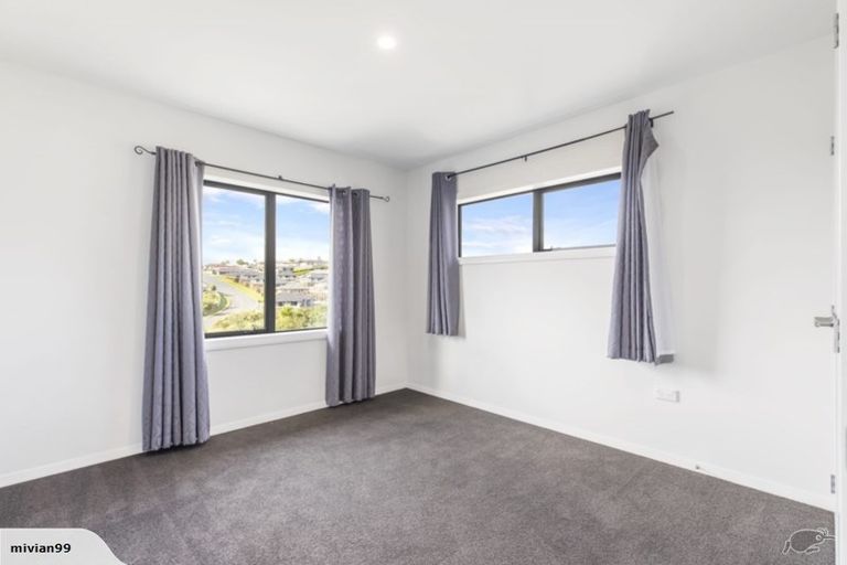 Photo of property in 8 Southill Way, Pyes Pa, Tauranga, 3112