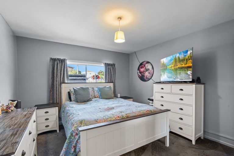 Photo of property in 64 Cuffs Road, Wainoni, Christchurch, 8061