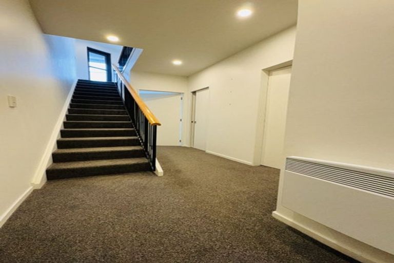 Photo of property in Terrace Garden Apartments, 14e/120 The Terrace, Wellington Central, Wellington, 6011