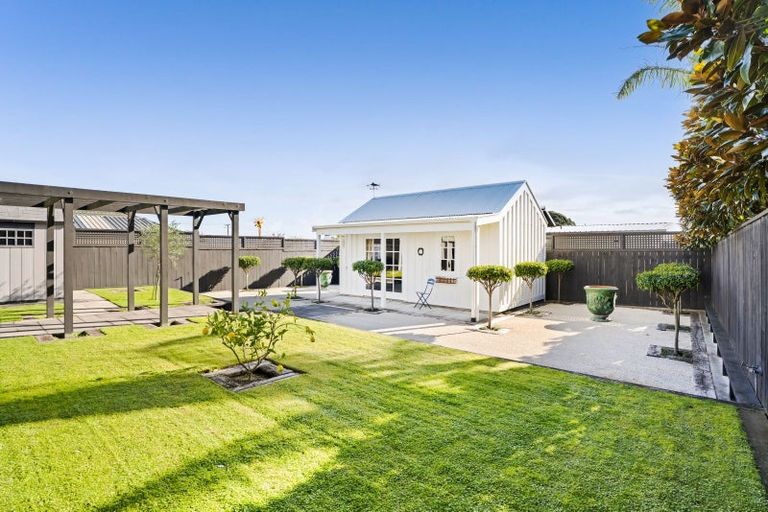 Photo of property in 89 Pendarves Street, New Plymouth, 4310