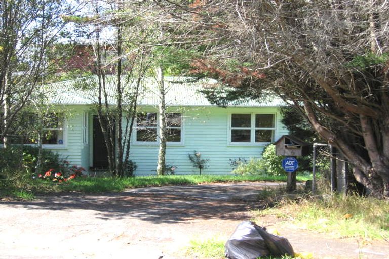 Photo of property in 6 Titchener Street, New Lynn, Auckland, 0600