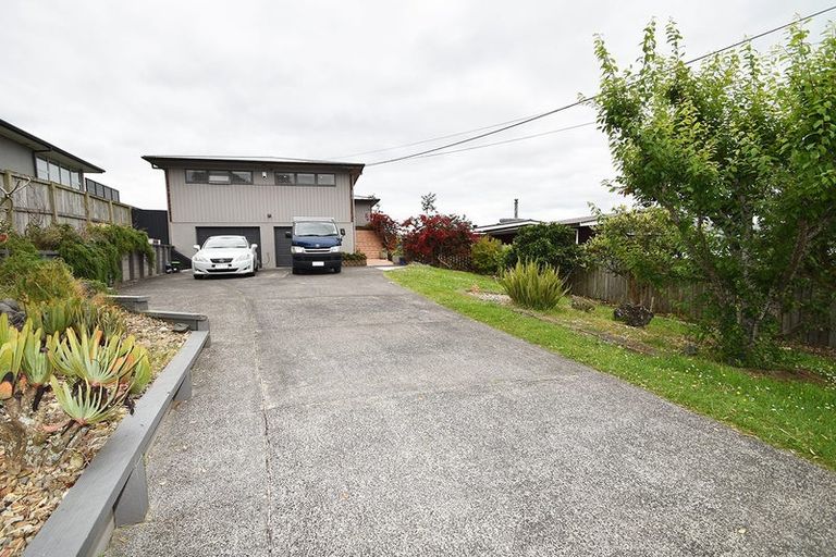 Photo of property in 26 Jaemont Avenue, Te Atatu South, Auckland, 0610