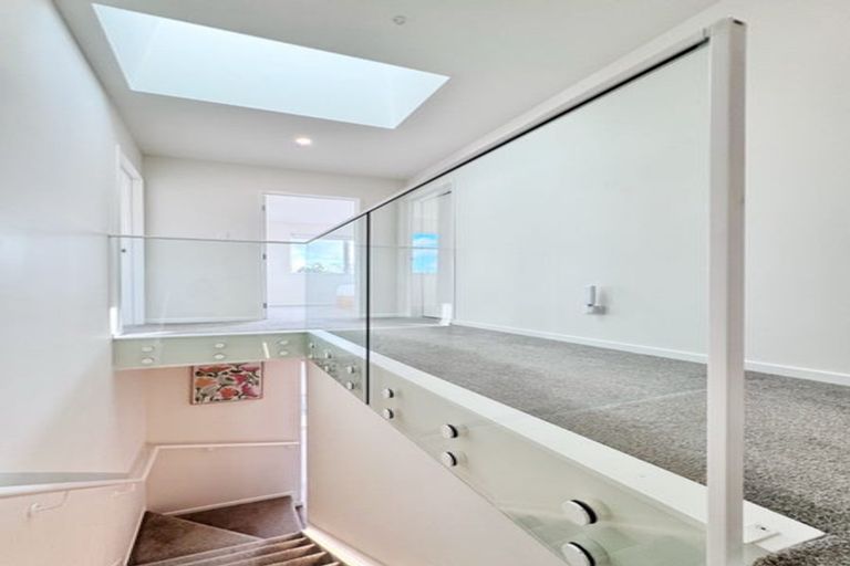 Photo of property in 6b Law Street, Torbay, Auckland, 0630