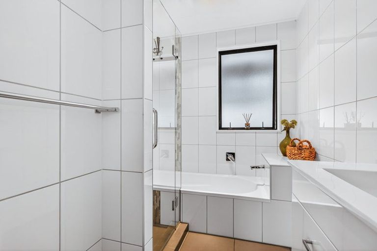 Photo of property in 60 Grace Crescent, Richmond Heights, Taupo, 3330