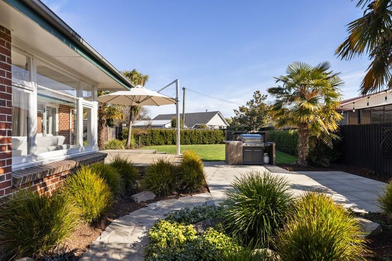Photo of property in 27 Barclay Place, Burwood, Christchurch, 8061