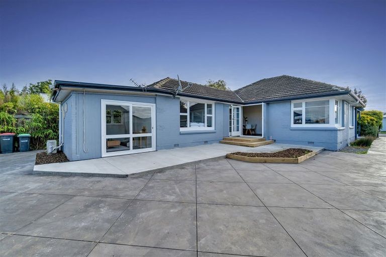 Photo of property in 102 Bassett Street, Burwood, Christchurch, 8083