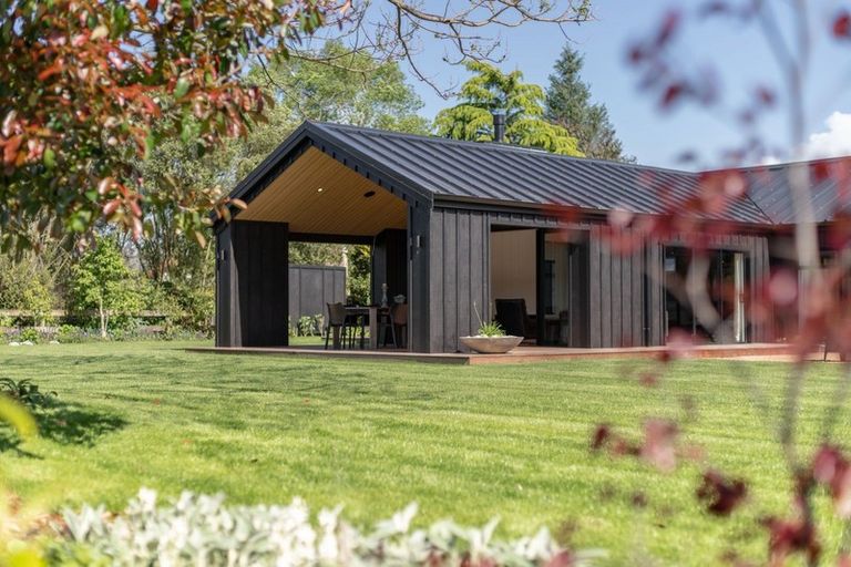 Photo of property in 1 De La Mare Drive, Leamington, Cambridge, 3432