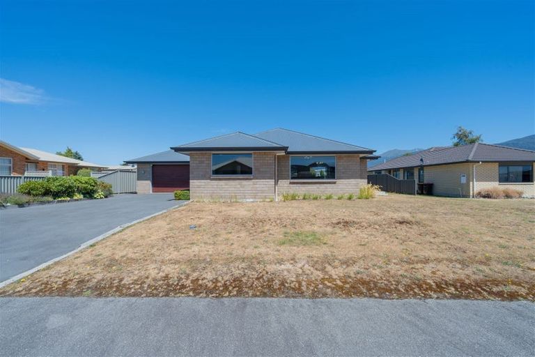 Photo of property in 16 Cunaris Way, Te Anau, 9600