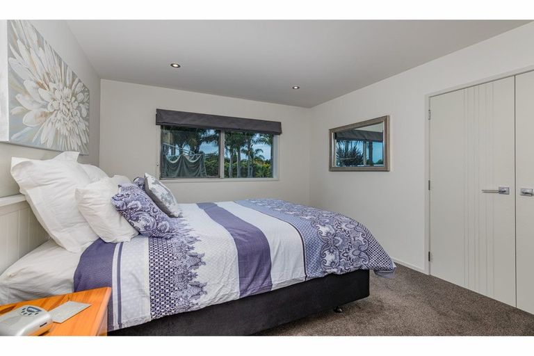 Photo of property in 1 Kotare Heights, Kerikeri, 0230