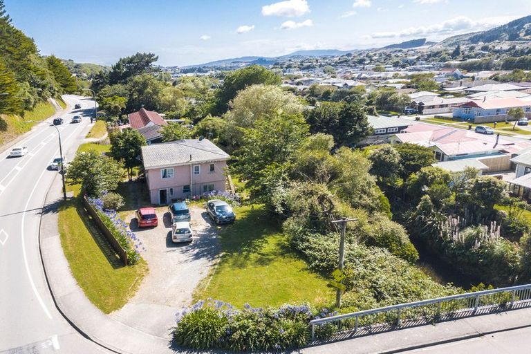 Photo of property in 292 Main Road, Tawa, Wellington, 5028