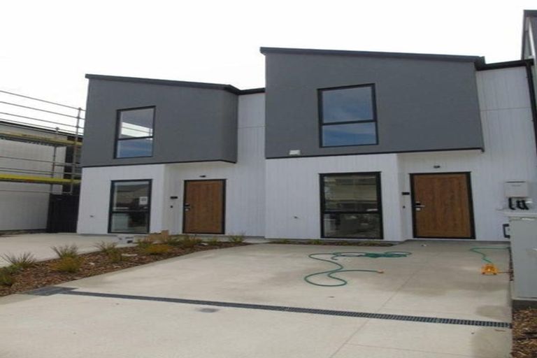 Photo of property in 35 Doug Jensen Street, Wallaceville, Upper Hutt, 5018