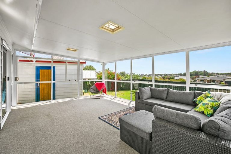 Photo of property in 26 Heta Road, Highlands Park, New Plymouth, 4312