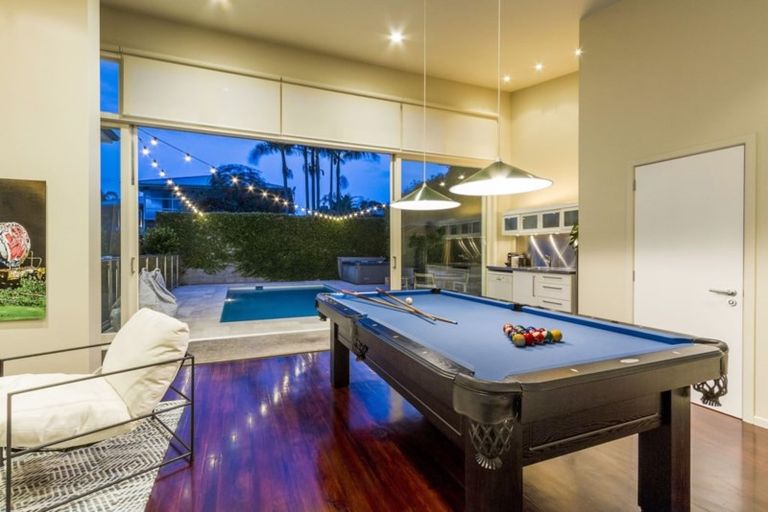 Photo of property in 13 Red Bluff Rise, Campbells Bay, Auckland, 0630