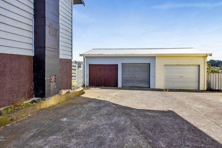 Photo of property in 6 Devon Street, Patea, 4520