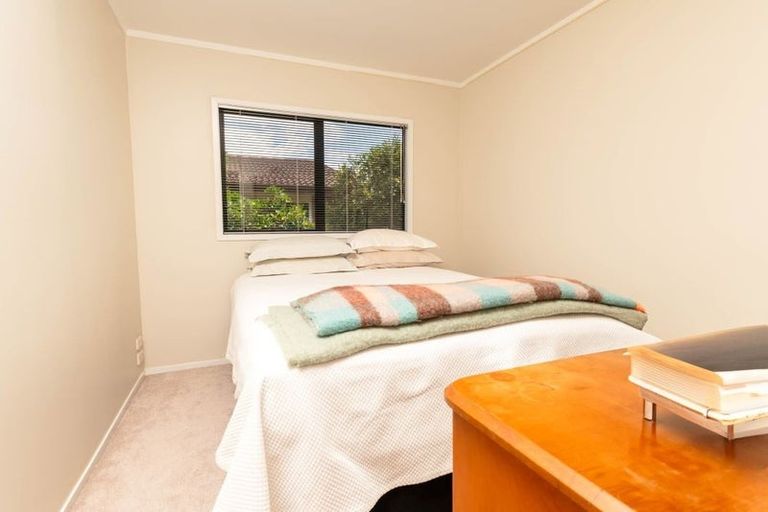 Photo of property in 17 Te Atatu Road, Te Atatu South, Auckland, 0610
