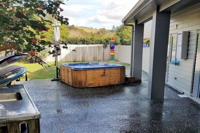 Photo of property in 122 Pepe Road, Tairua, 3508