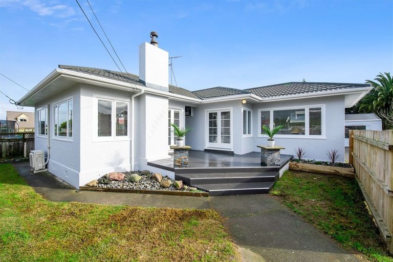 Photo of property in 39 Moana Street, Otaki Beach, Otaki, 5512