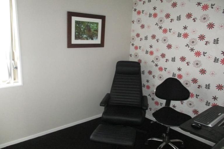 Photo of property in 17b Walton Road, Paraparaumu Beach, Paraparaumu, 5032