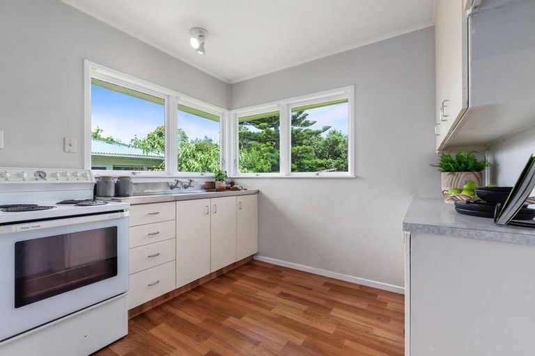 Photo of property in 2/5 Margaret Place, Milford, Auckland, 0620
