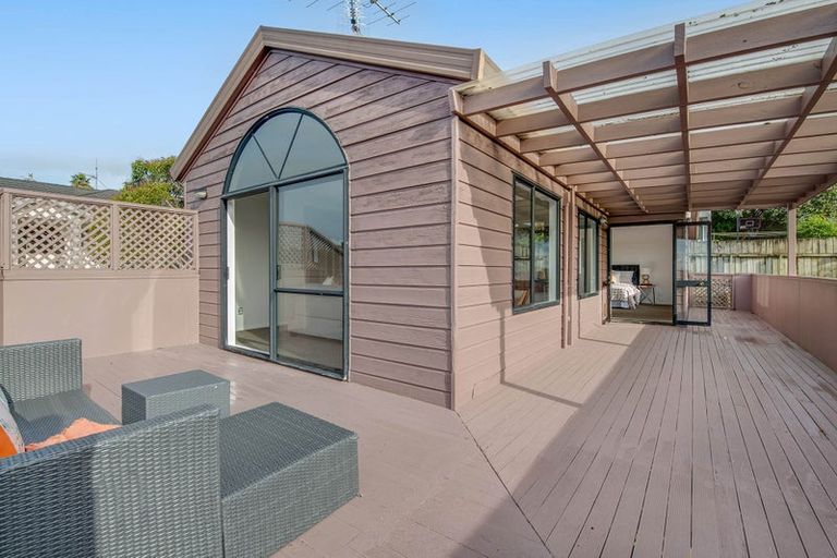 Photo of property in 2/13 Greenridge Court, Glenfield, Auckland, 0629