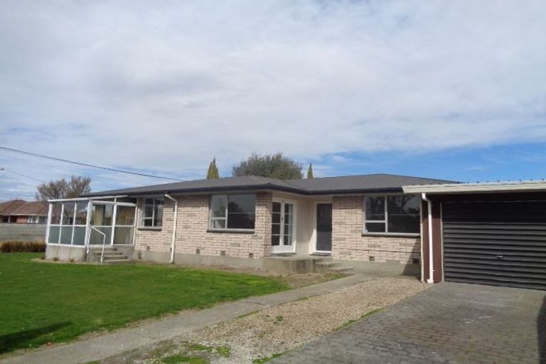 Photo of property in 1/1 Isleworth Road, Bishopdale, Christchurch, 8053
