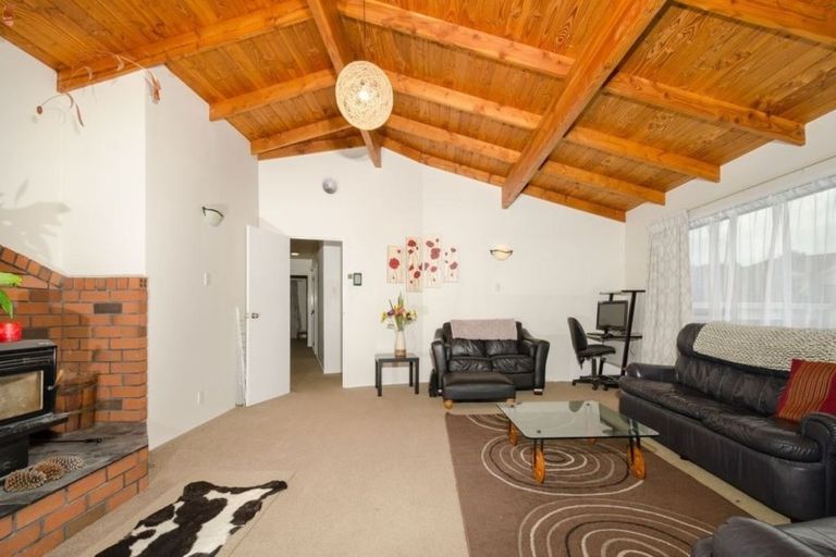 Photo of property in 23 Matua Road, Huapai, Kumeu, 0810