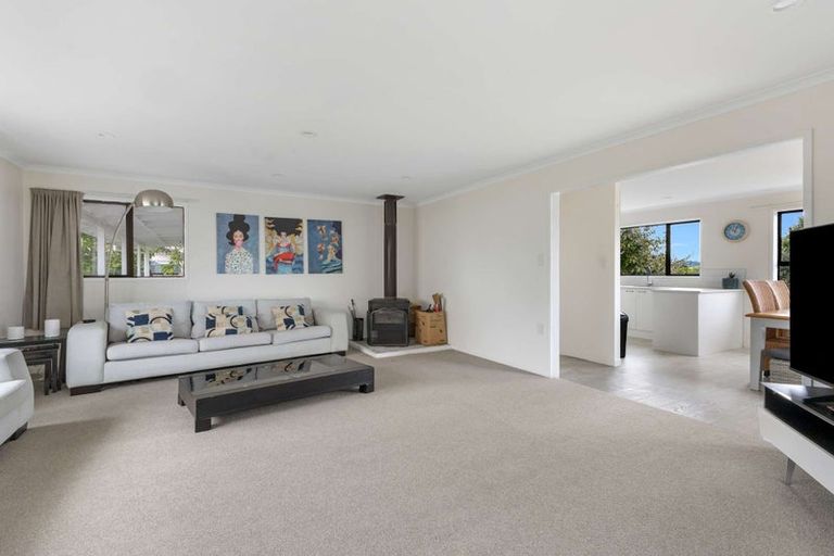 Photo of property in 12 Ash Place, Whalers Gate, New Plymouth, 4310