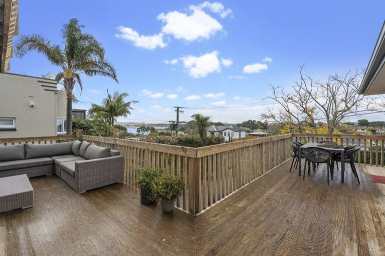Photo of property in 14 Woodward Avenue, Mangere Bridge, Auckland, 2022